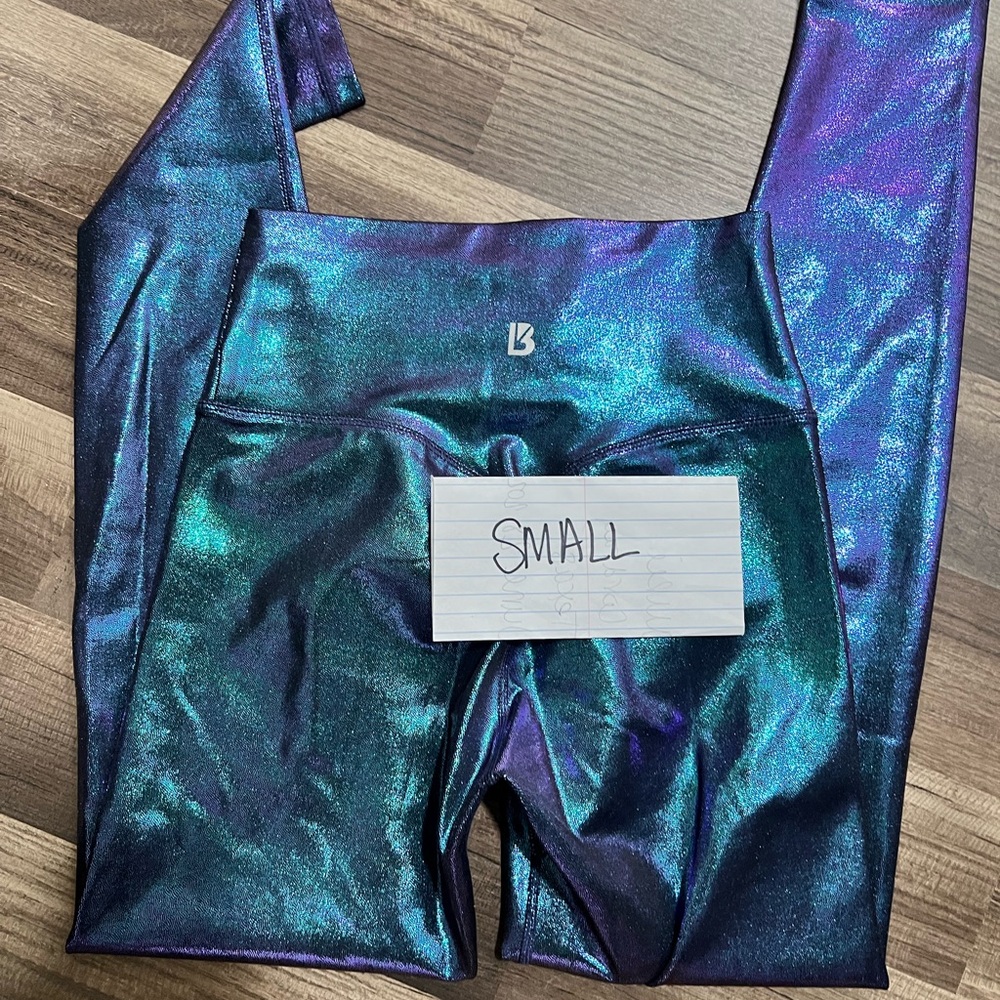 Buffbunny holographic leggings size small
